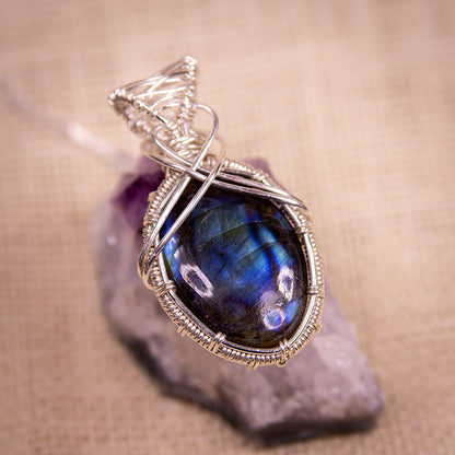 Necklace - Oval Swoop Wrapped Labradorite